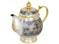 Серебряный чайник с черневым рисунком и золочением 